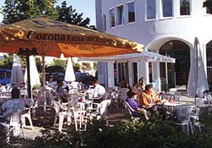 Pinos Cafe